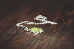 5 Essential Tips for Choosing the Perfect Pendant for Your Chain