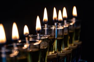 5 Creative Ways Marketers Can Shine Bright with Hanukkah Campaigns